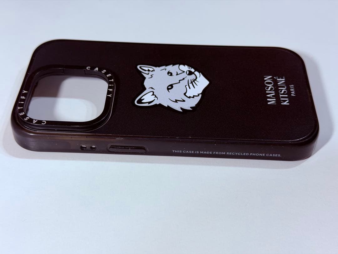 スタンド付きCASSETiFY MAISON KITSUNÉ iPhone