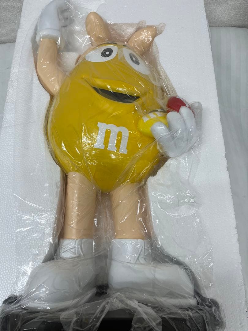 M&M's エムアンドエムズ ディスペンサー フィギュア 置物　飾りイエロー