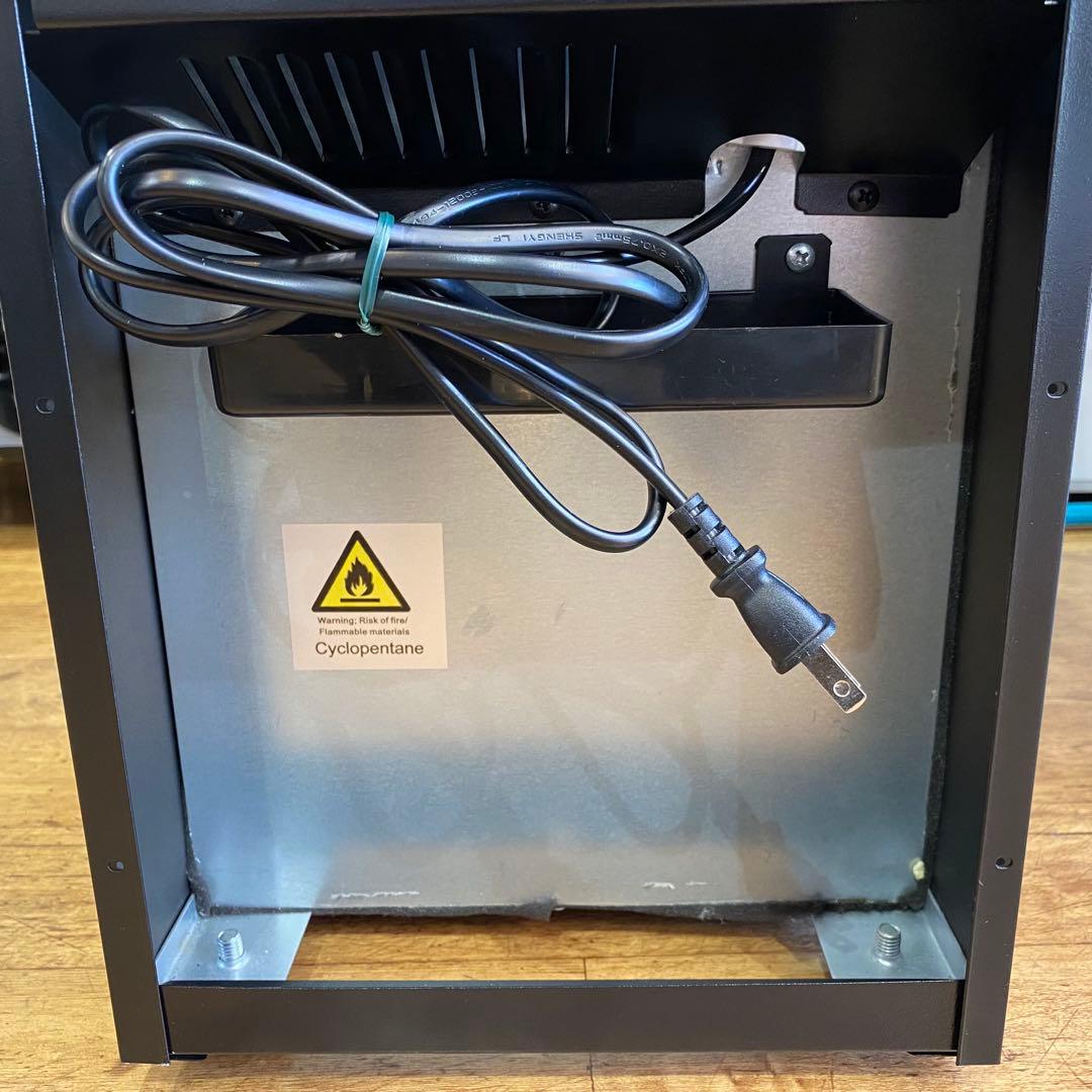 値下げしました‼️WIE 電子ミニワインクーラー WIWCTE12BFGADX