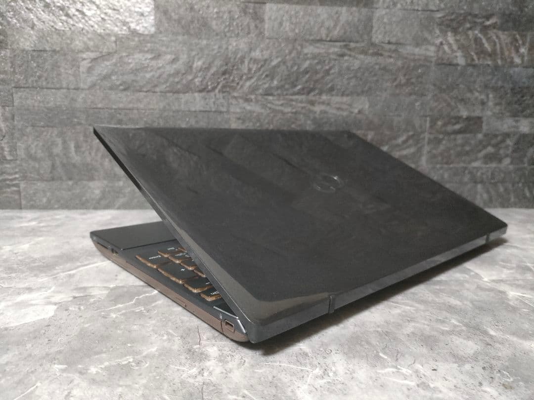 ✨美品✨FUJITSU✨corei7✨第8世代✨メモリ16GB✨新品SSD✨