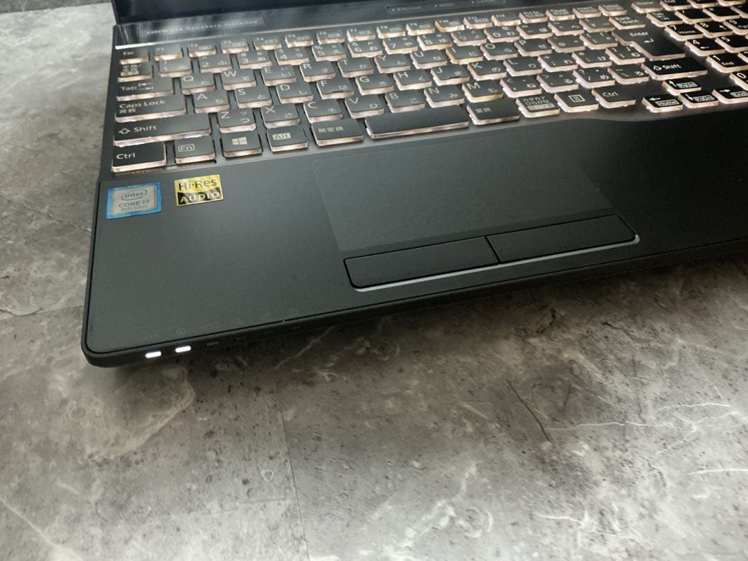 ✨美品✨FUJITSU✨corei7✨第8世代✨メモリ16GB✨新品SSD✨