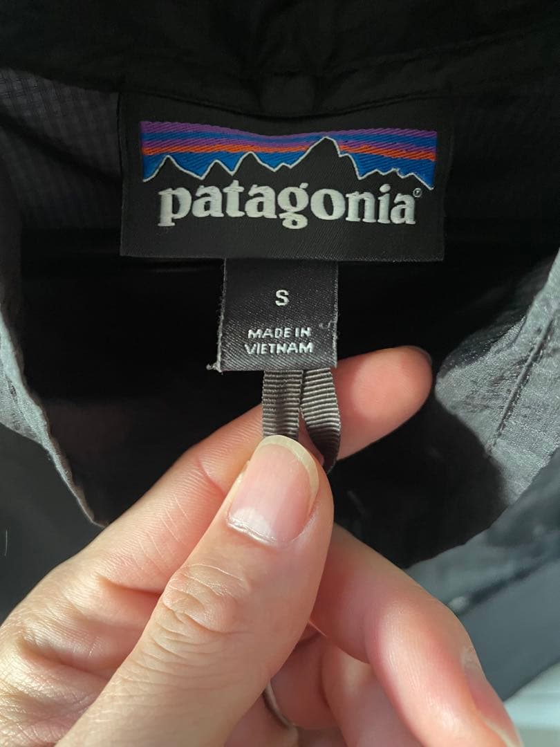 パタゴニア メンズ・フーディニ・スナップT・プルオーバー　S 黒　ポケッタブル