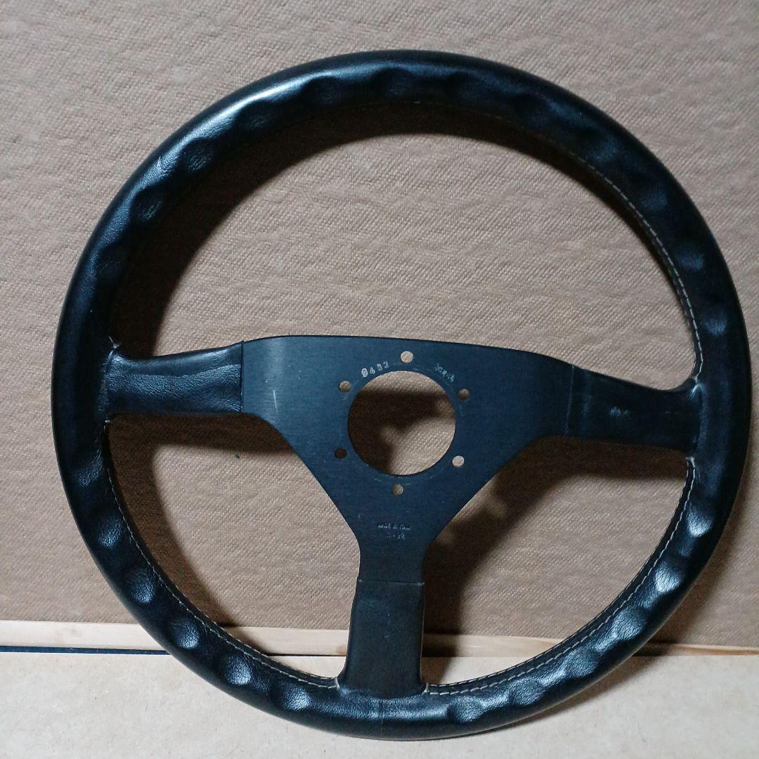 [中古品]　MOMO　ステアリング　(Made　in　Italy)　一種