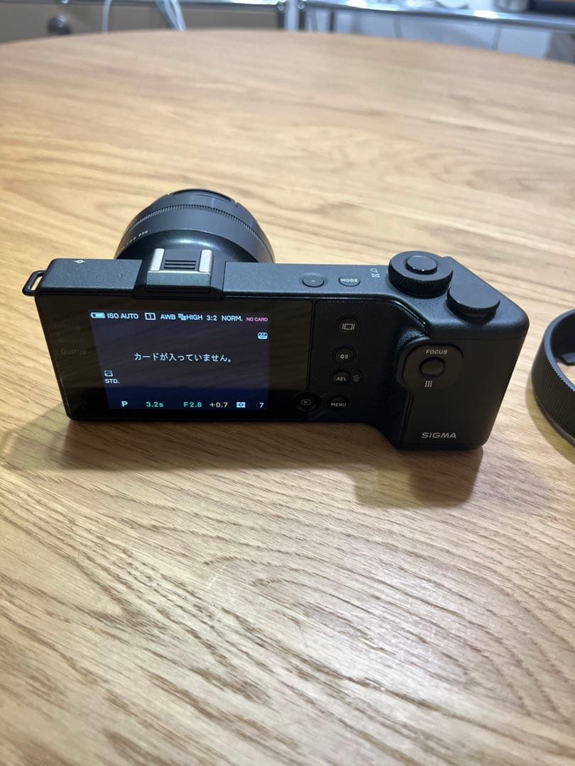 SIGMA デジタルカメラ dp2Quattro ※フード付き/充電器無し