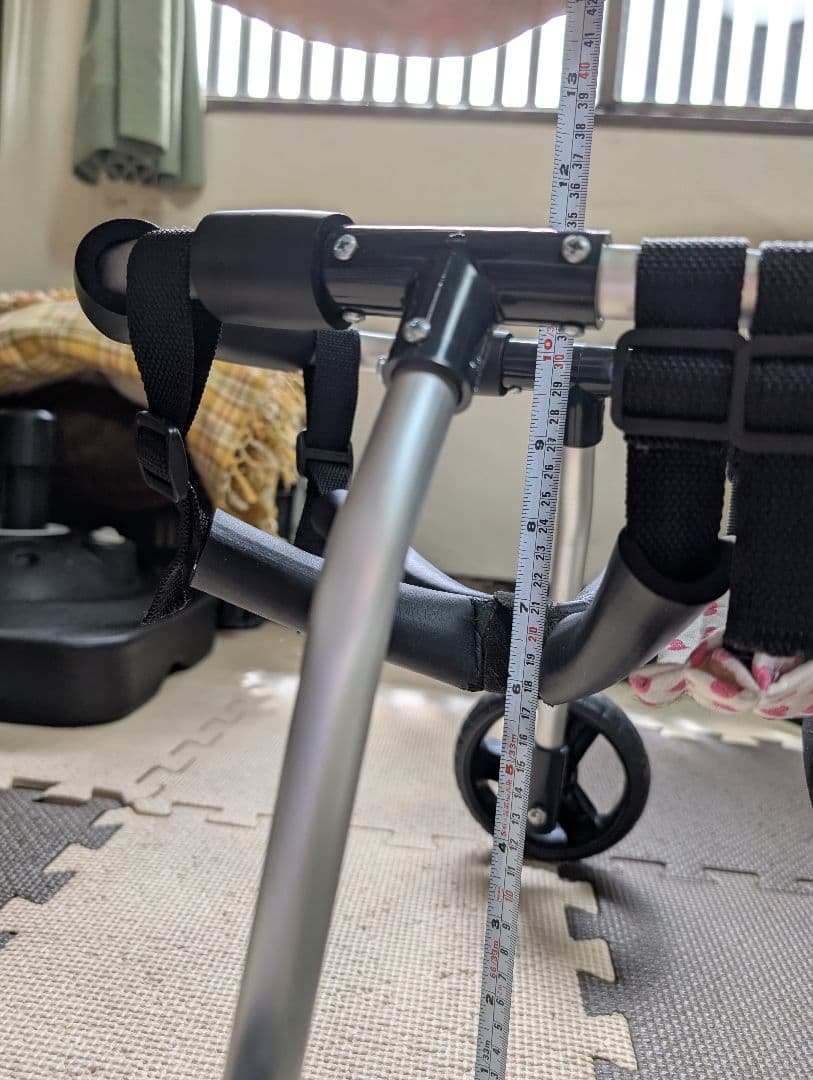 小さめ中型犬 ワンちゃん4輪 食事補助 犬用車椅子　介護補助　犬の歩行器