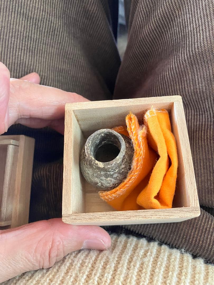 古代ローマン・グラス「銀化小壷」　サイズ高さ3.8cm