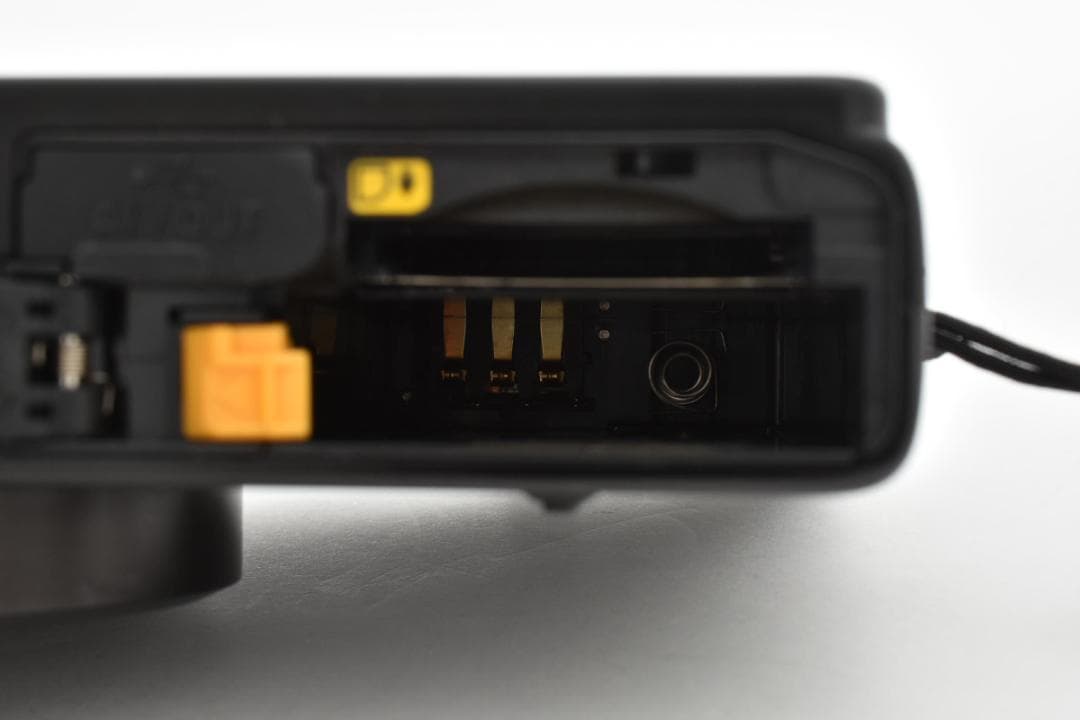 《 ほぼ新品 》 ニコン　Nikon COOLPIX P300 ブラック