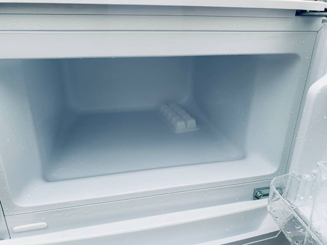 送料設置無料　YAMADA ノンフロン冷凍冷蔵庫　YRZ-C09H1