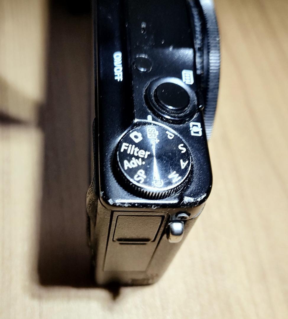 Fujifilm XQ1 コンパクトデジタルカメラ 本体 ジャンク