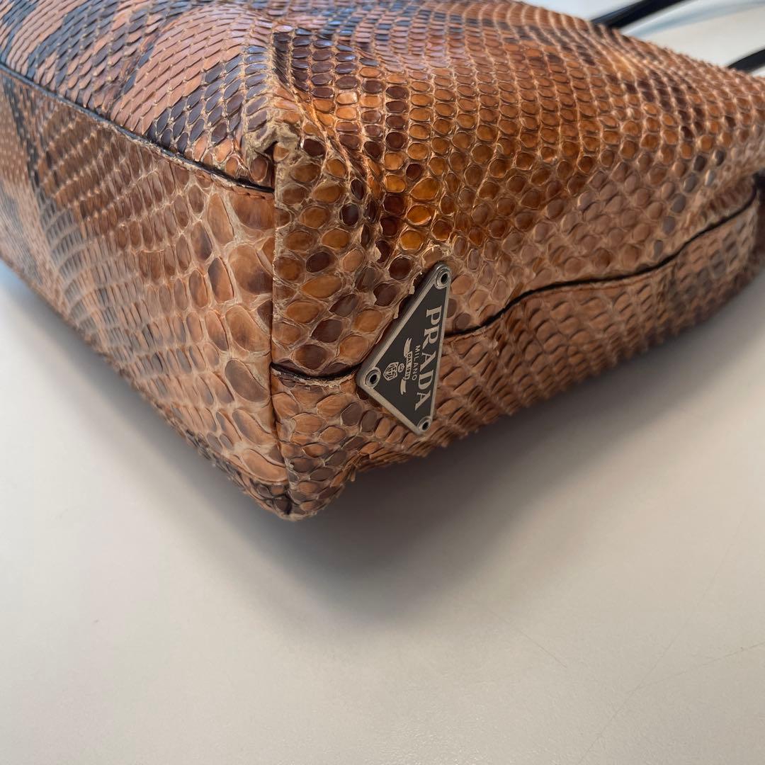 プラダトートバッグ パイソン三角プレート ギャランティカ ード保管袋