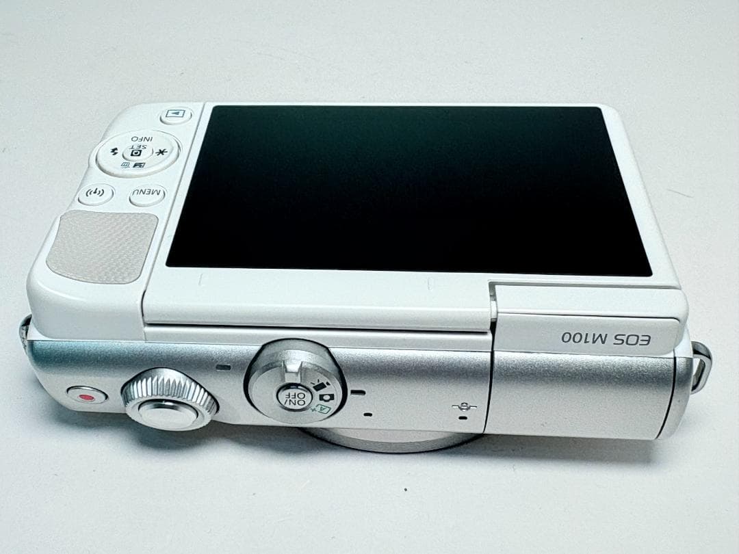 極上品 キヤノン EOS M100 ボディ