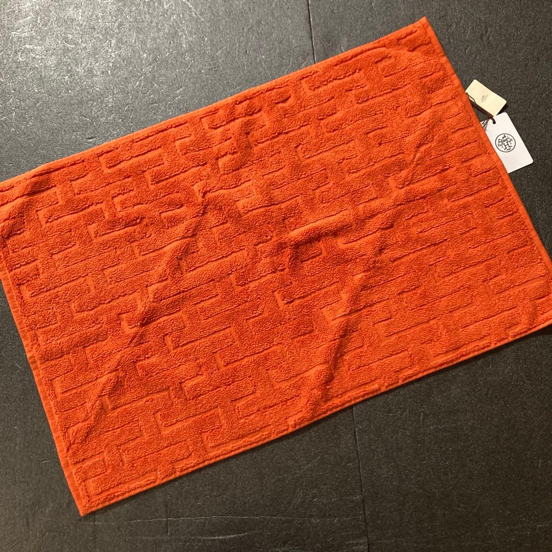 HERMES エルメス　タオル《ステアーズ》