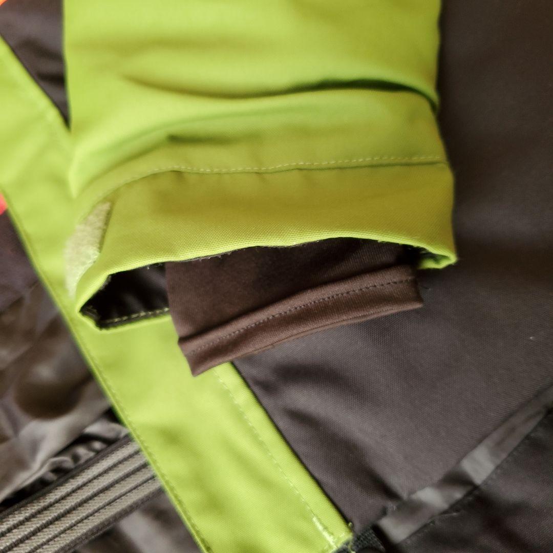 686 子供用 スノーボードウェア フード付き キッズ ユース Mサイズ 140