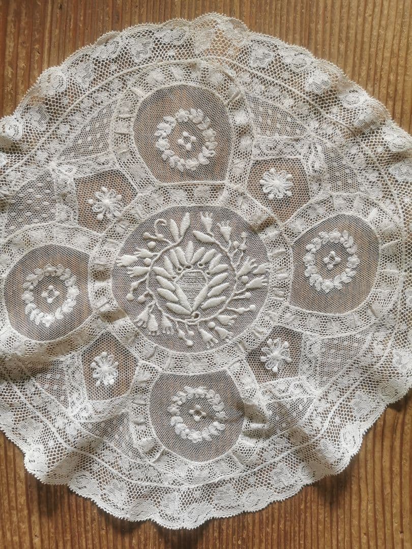 アンティーク ノルマンディーレースドイリー