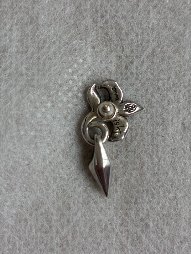 ブラッディマリー　ライトピアス