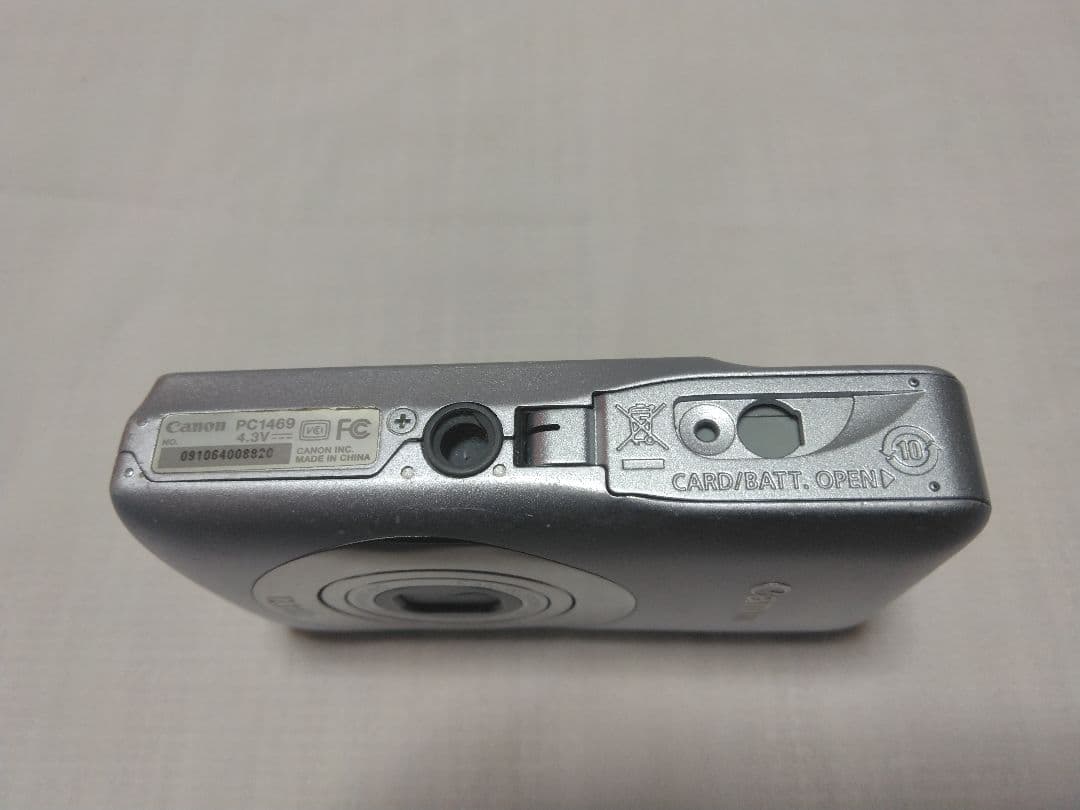 Canon IXY 200F 小キズ多数