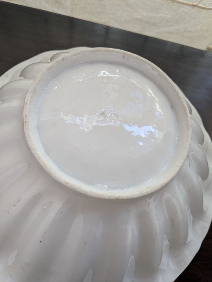 フランスアンティーク　輪花　サラディエ