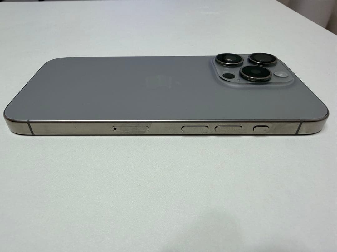 iPhone15Pro ナチュラルチタニウム256GB(SIMフリー)