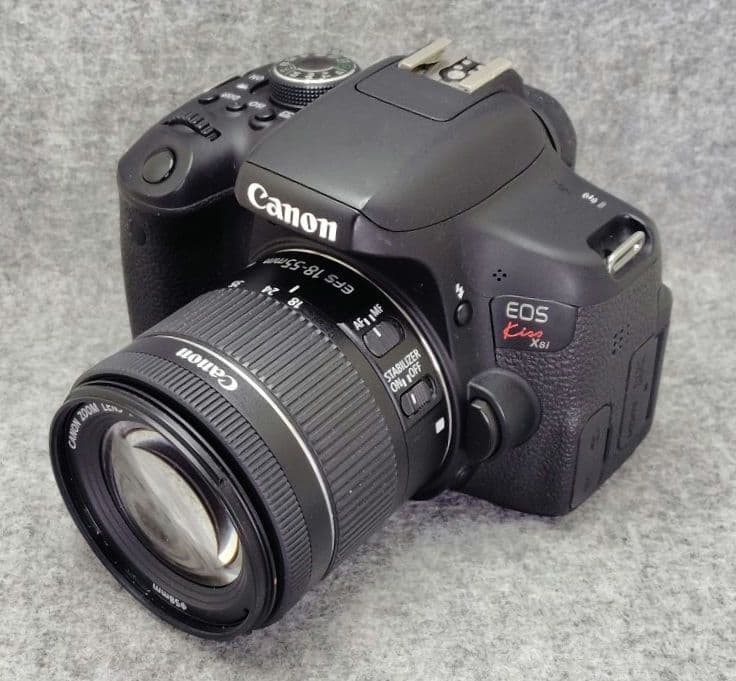 Canon EOS Kiss X８i 標準ズームレンズ付