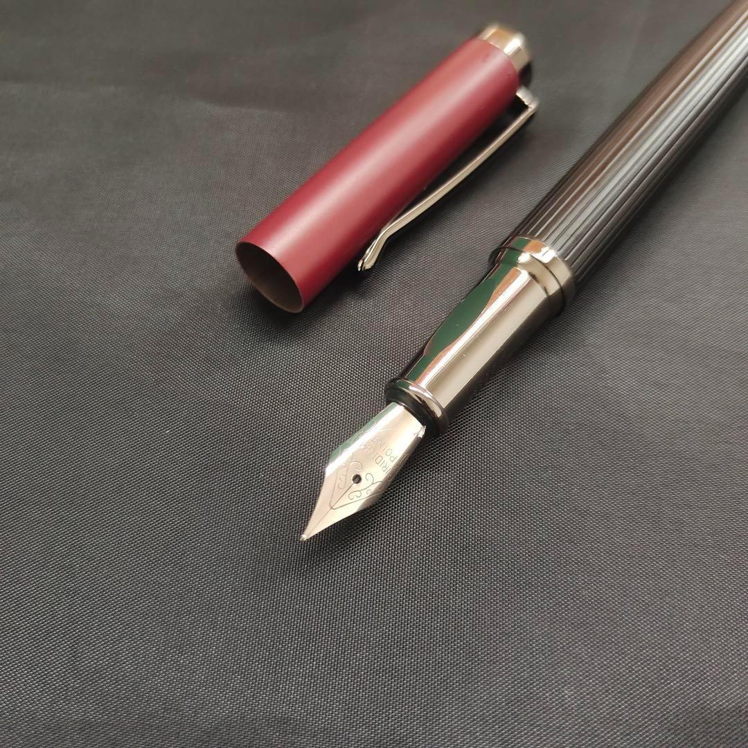 @赤と黒のストライプ万年筆6