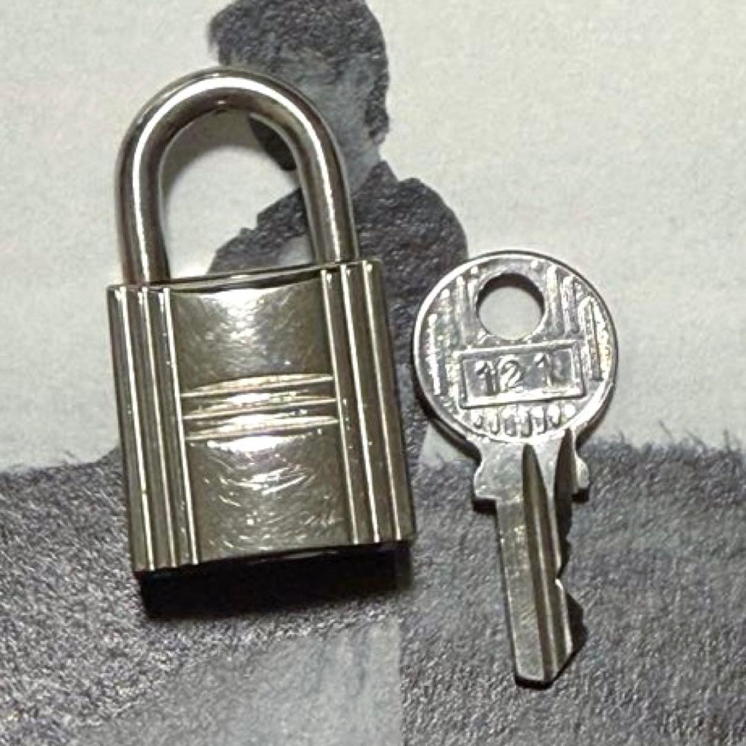 HERMES カデナ　No.121 南京錠 鍵付き