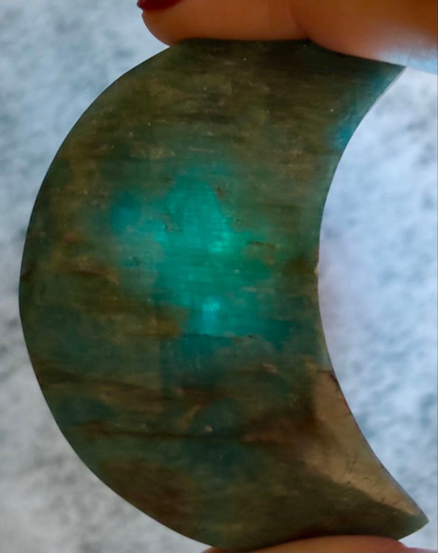 《高品質・強シラー》ブルーアパタイト＊月　カービング　光透過