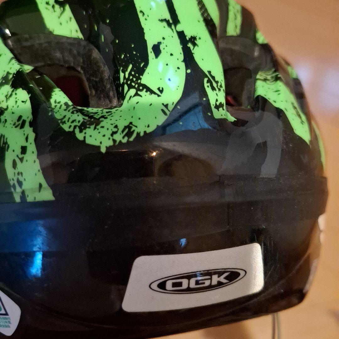 22インチ　横浜市　引き取り可能な方のみ　　子供　自転車 　黄緑　ヘルメット付き