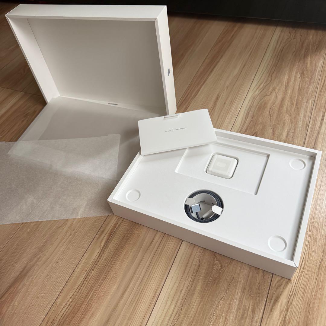 [￼充電35回]MacBook Air M2 8GB 512GB