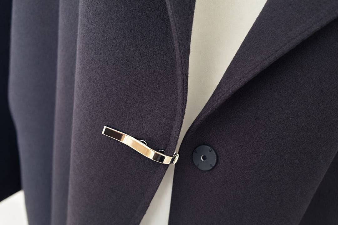 ガリャルダガランテ 上品ネイビーフロントメタルパーツリバーショールコート