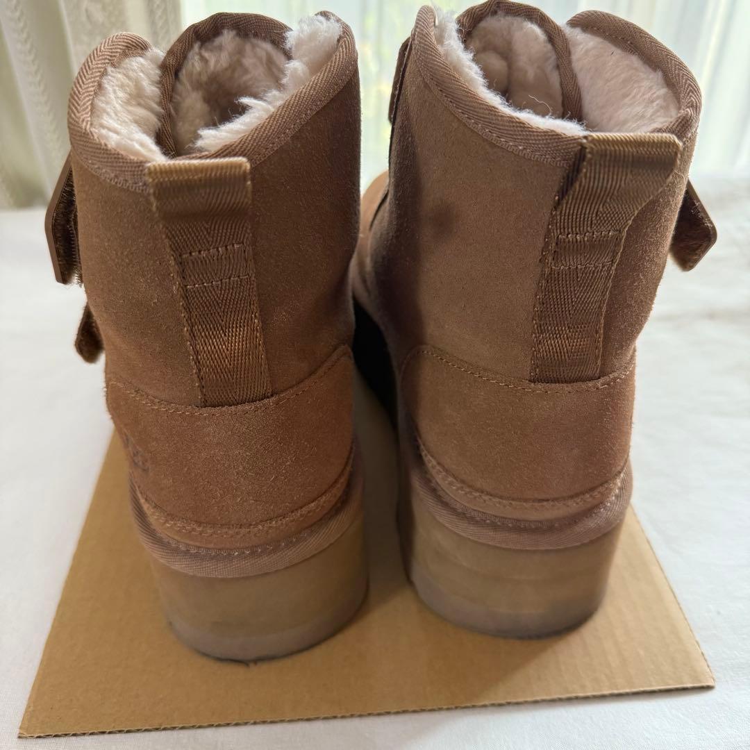 美品 UGG アグ　厚底ブーツ　アグ ニューメル プラットフォーム 8サイズ