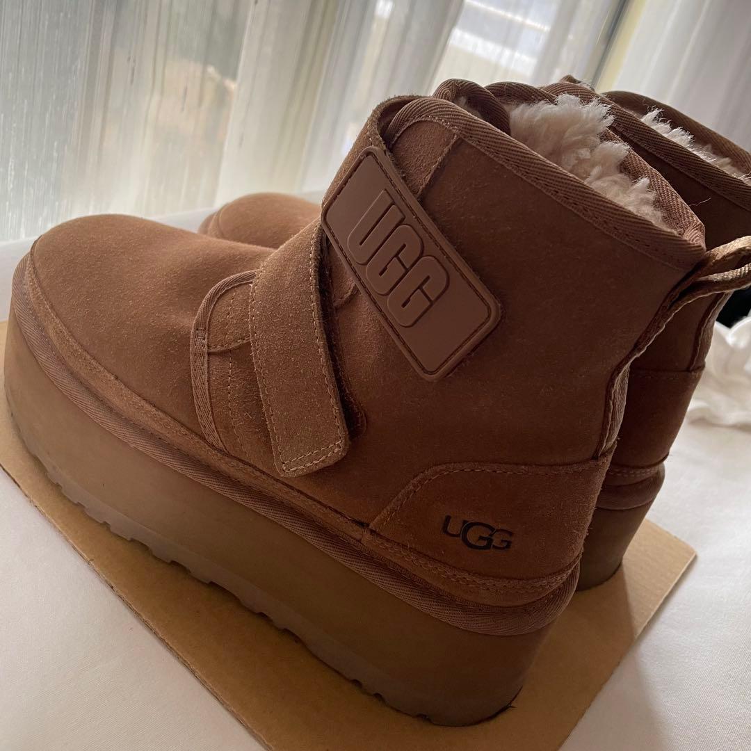美品 UGG アグ　厚底ブーツ　アグ ニューメル プラットフォーム 8サイズ
