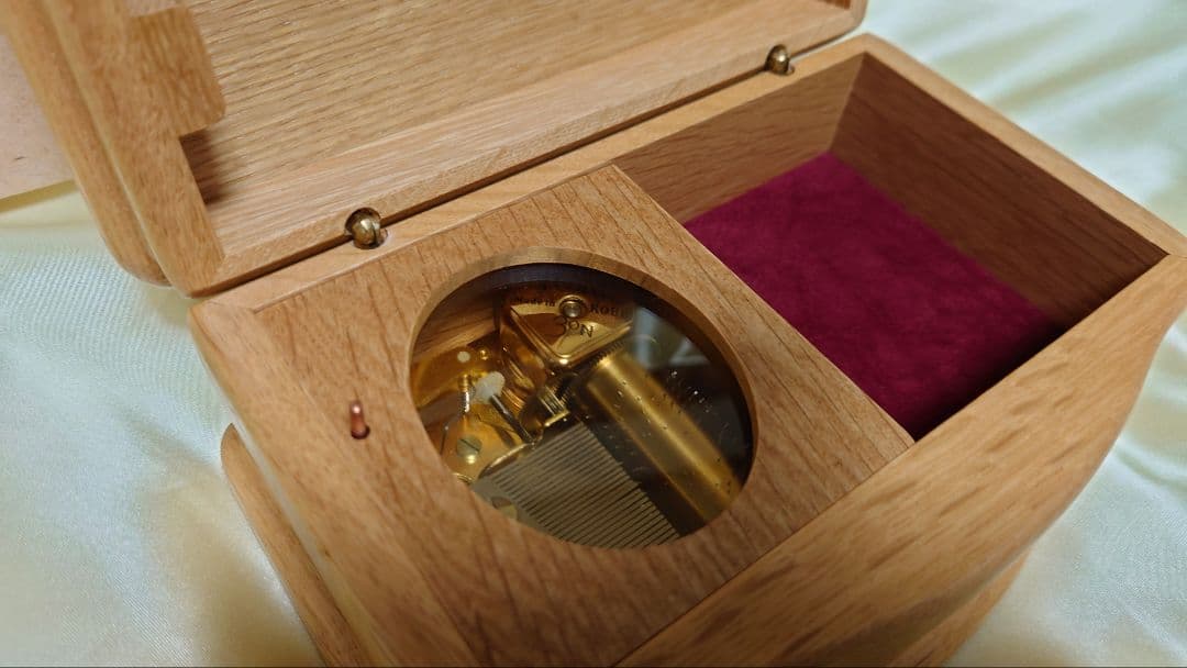 ♥ ホールオブホールズ ３０Ｎ オーダーオルゴール 無垢材 職人手作り