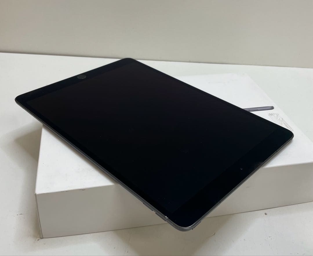 ぷ*ん様 iPad Air 第3世代 64GB Wi-fi + Cellular