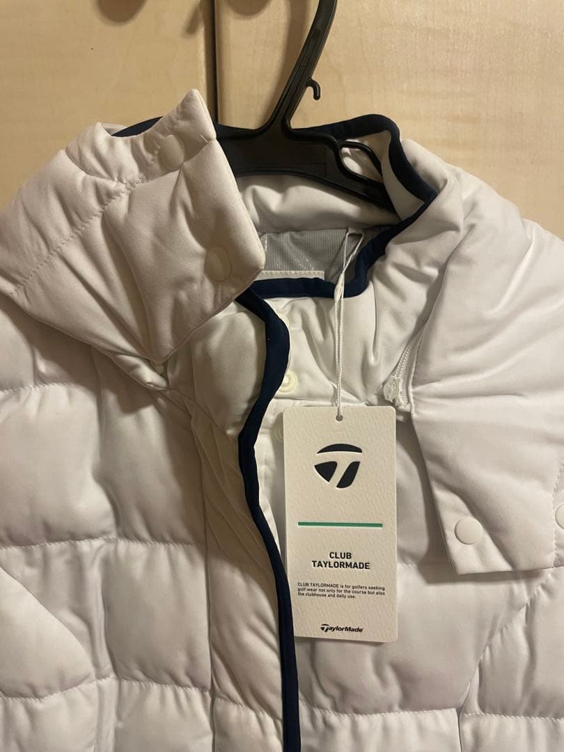 【新品タグ付き】TaylorMade 中綿ベストMサイズ