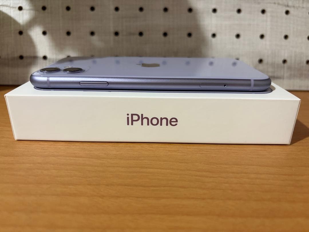 iPhone 11 パープル 256GB SIMフリー【液晶に線あり・外装美品】