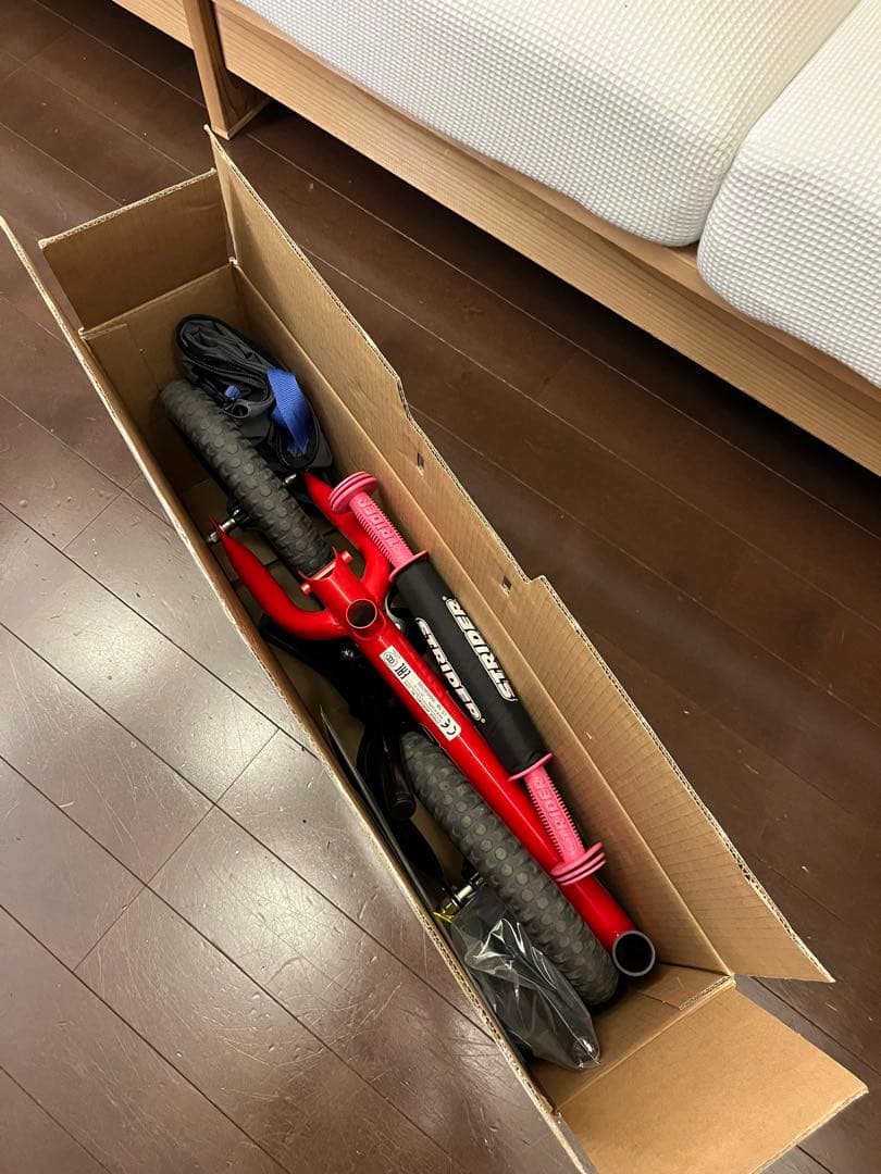 【屋内保管】ストライダー スポーツモデル 箱とキャリーバッグ付属