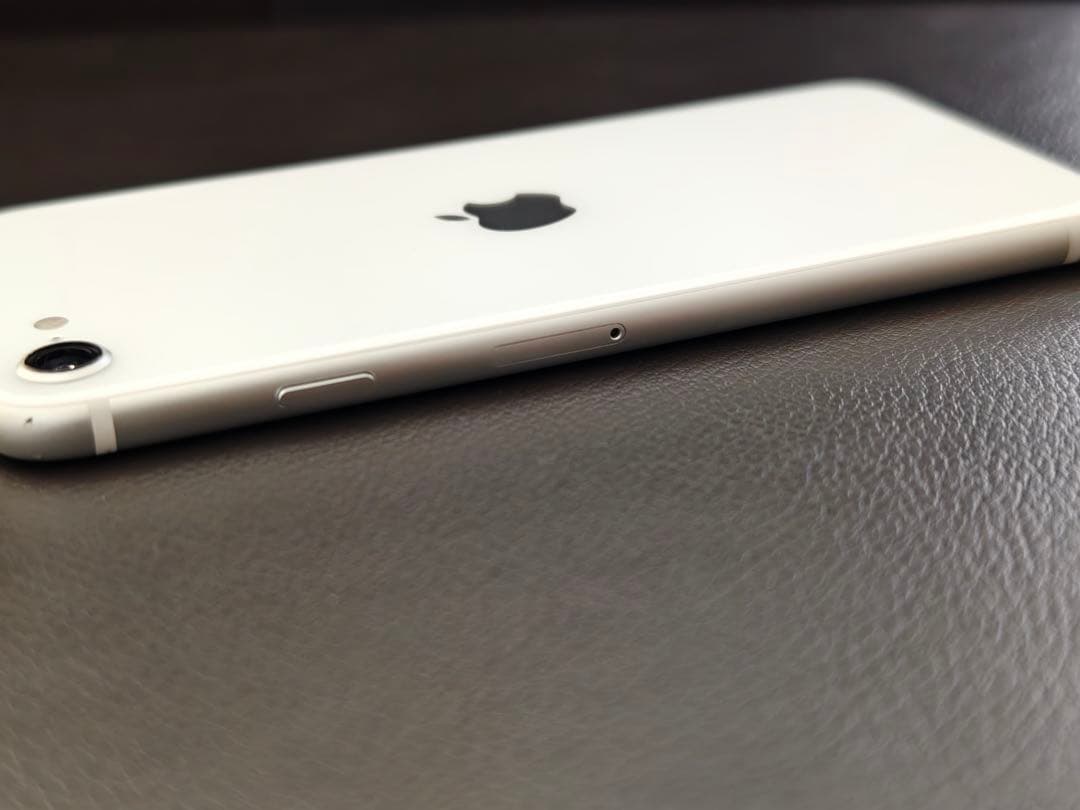 Apple iPhone SE (第2世代) ホワイト 64gb