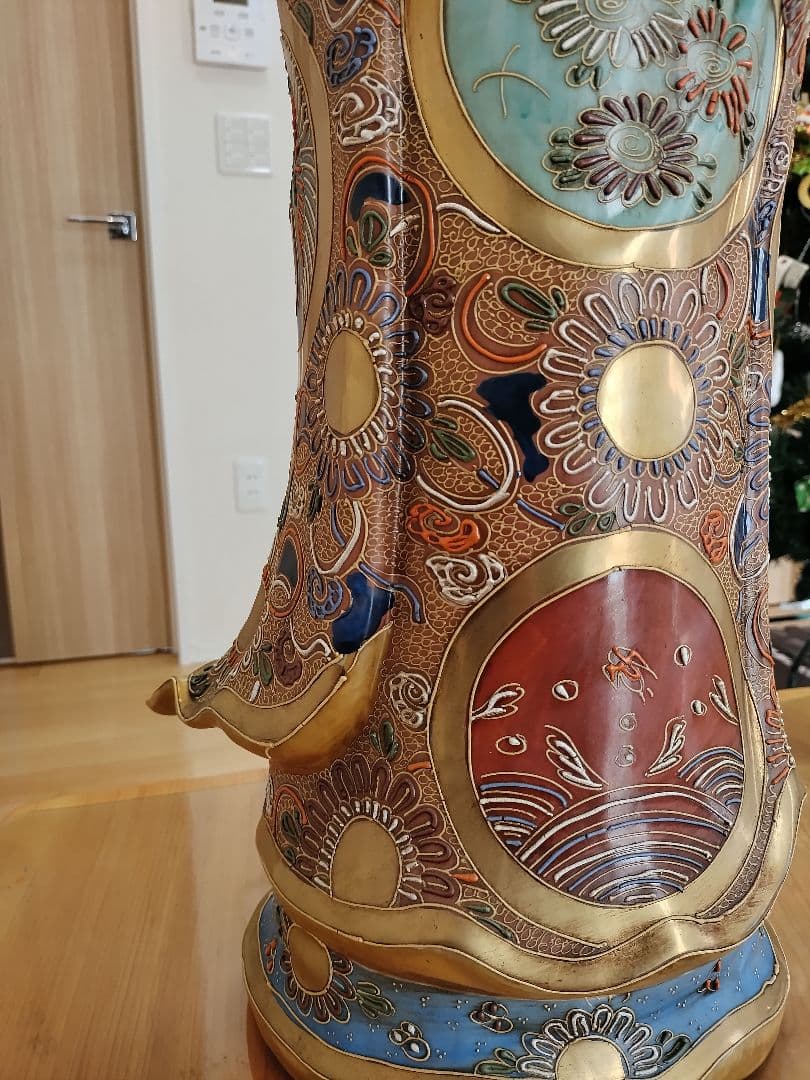 【美品】九谷焼　八幡窯　大　色絵金彩観音菩薩像　置物　高さ76㎝