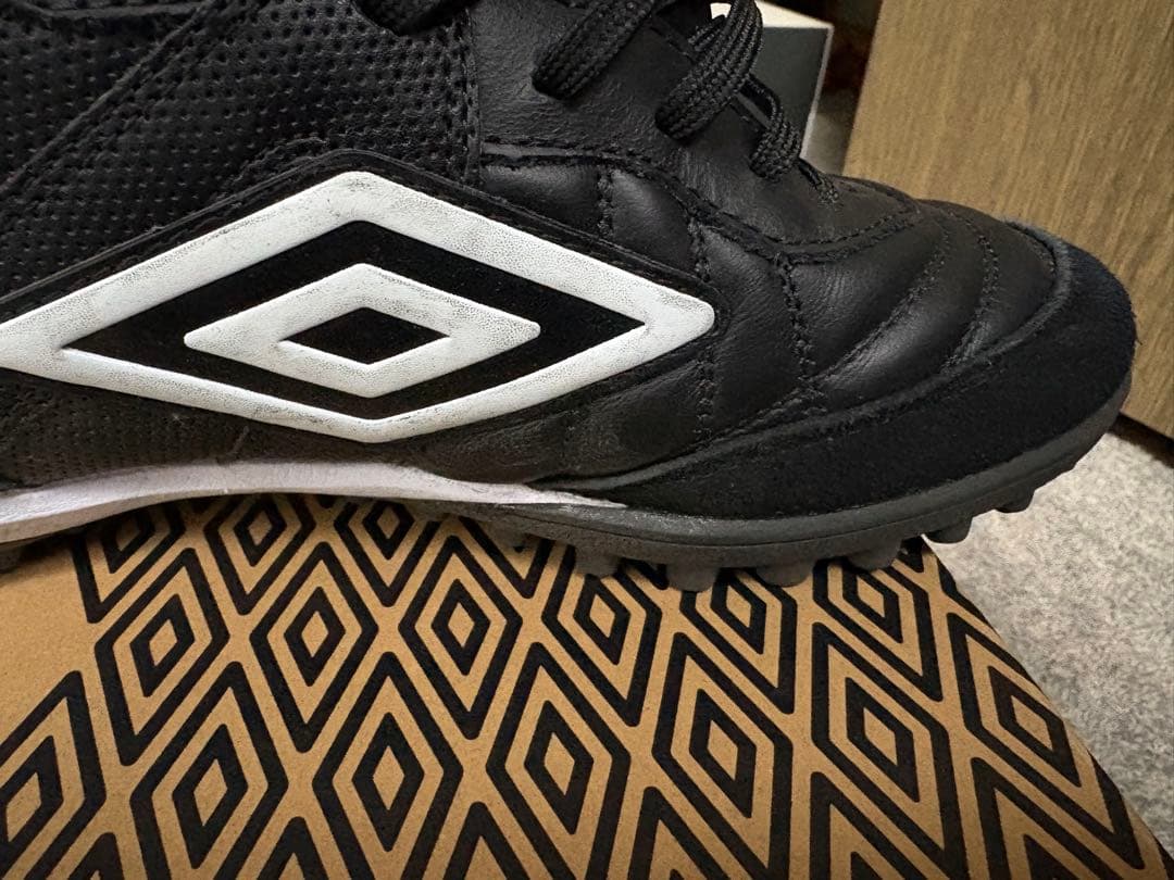 シューズ UMB SPECIALI TEAM TF