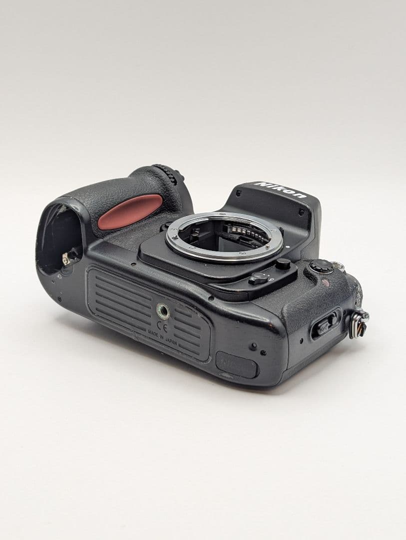 Nikon F100 ボディ 動作品 電池ホルダー無し