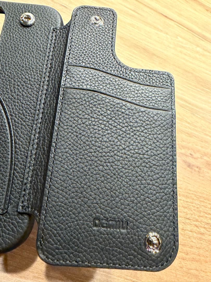 DEMIU iPhone 17ケース