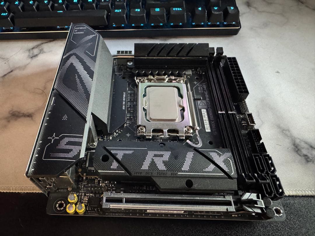 マザーボード ROG STRIX B860-I GAMING WIFI/ITX/B860I