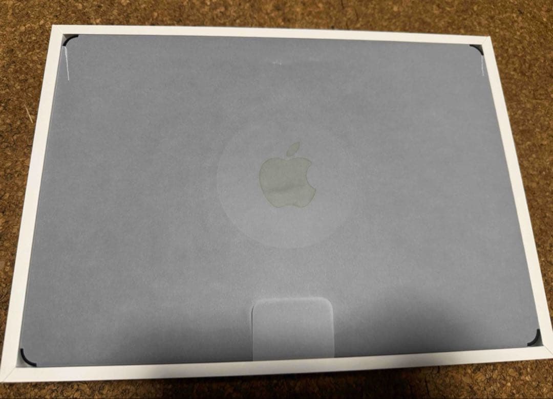 送料込み未使用Apple13インチMacBook Air本体マックブックケース付
