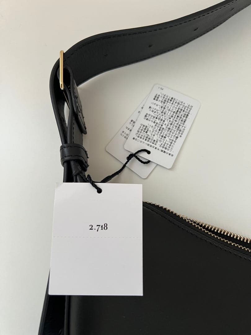 2.718 黒 ハーフムーン型 ショルダーバッグ