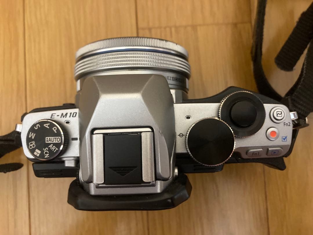 OLYMPUS オリンパス OM-D E-M10 レンズキット【ジャンク品】