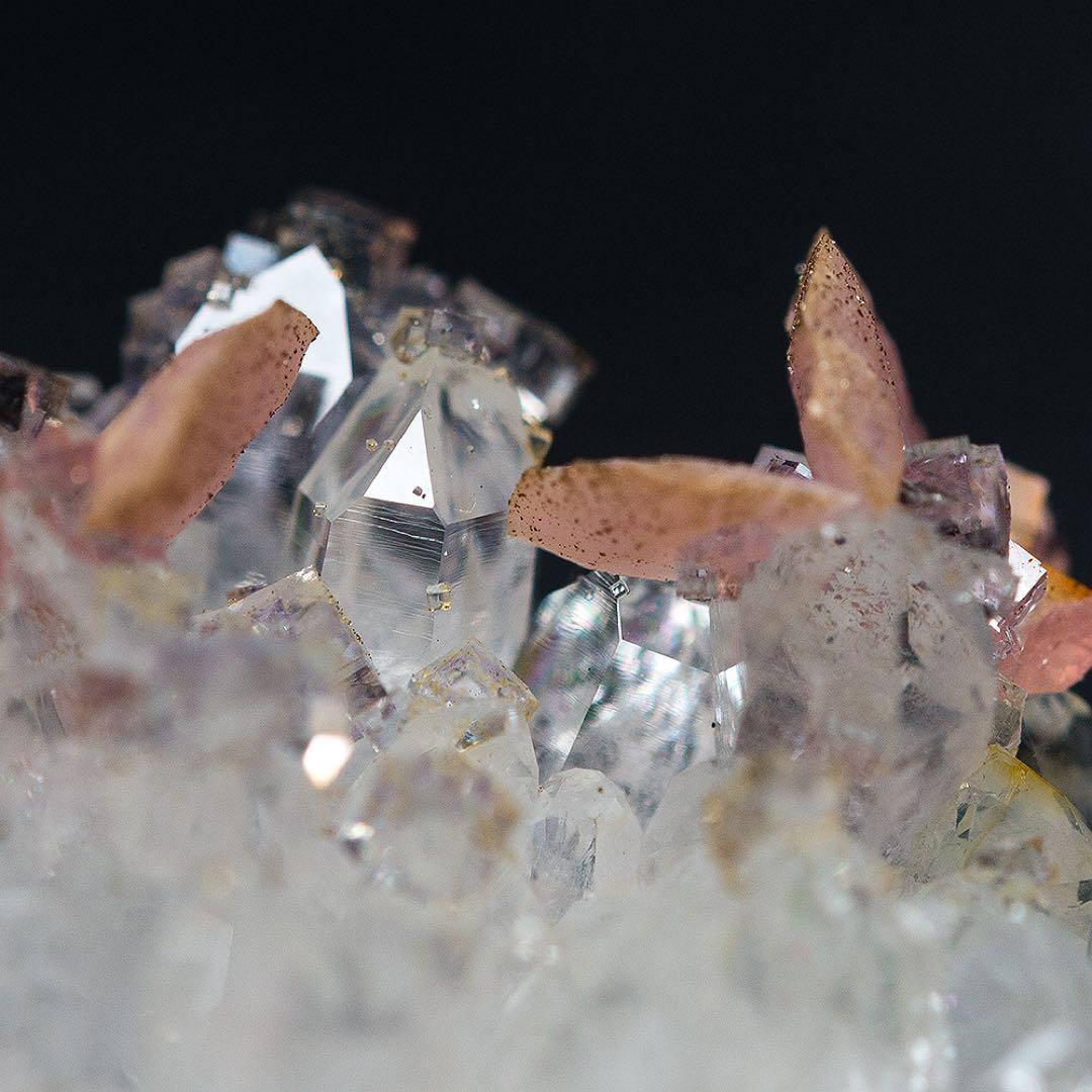 中国 ロードクロサイト フローライト 天然石 原石 鉱物標本 鉱石 蛍石 713