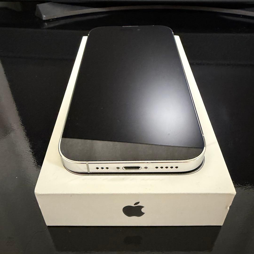 Apple iPhone 14 Pro シルバー 本体 SIMフリー