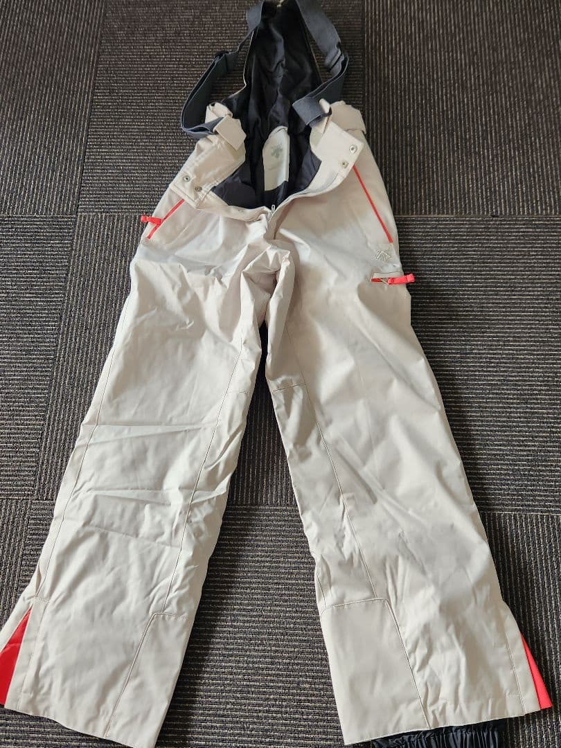 DESCENTE　コーラルピンク スキーウェア (女性用)