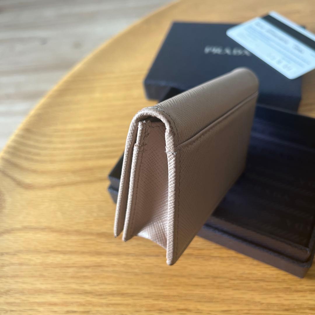 PRADA サフィアーノレザー 名刺入れ ピンクベージュ