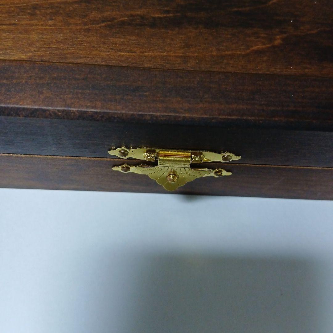 トイズマッコイ ロゴ入り木製アクセサリーボックス 25周年記念ピンバッジ